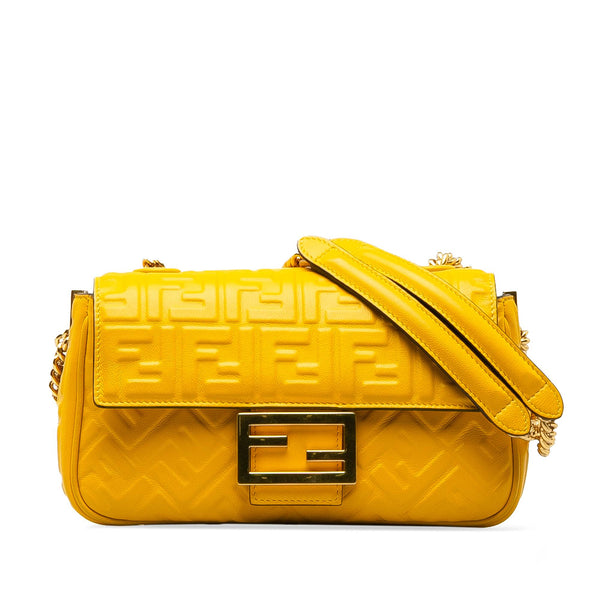 Fendi Zucca Embossed Chain Midi Baguette (SHG-nTVlfa)