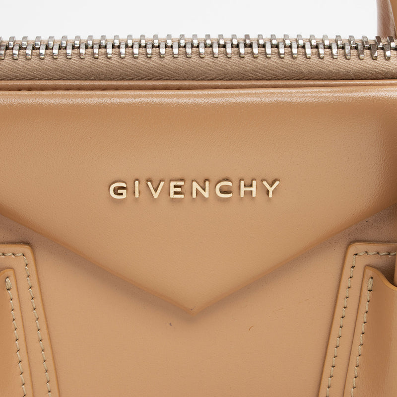 Givenchy Calfskin Antigona Medium Satchel (SHF-WStWkW)