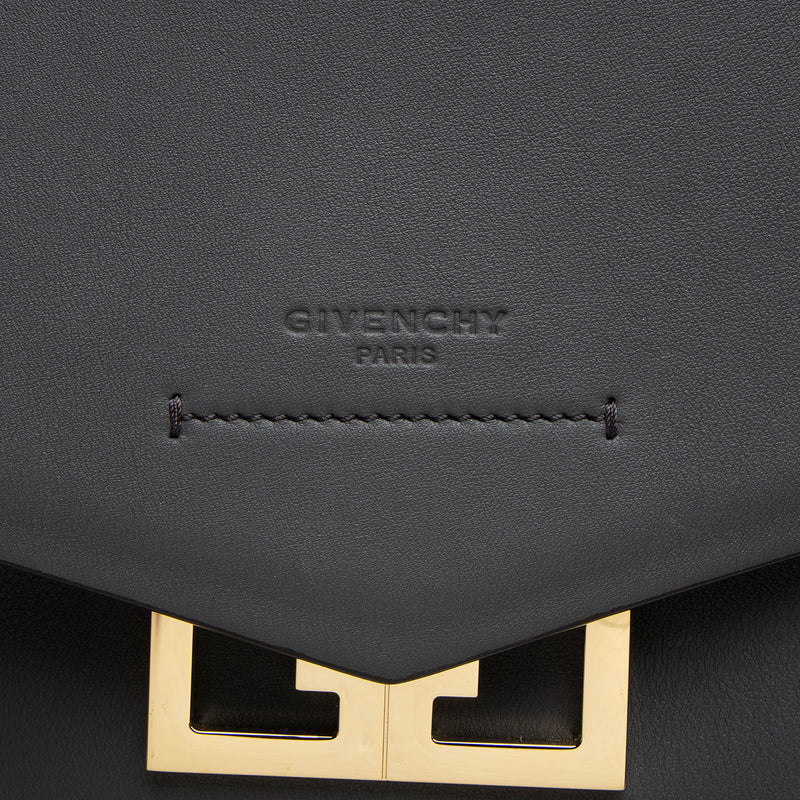 Givenchy Leather Mystic Medium Top Handle (SHF-zxkDv5)