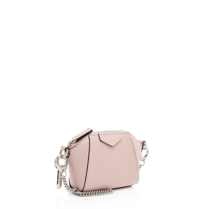 Givenchy Sugar Goatskin Antigona Baby Crossbody (SHF-NccjMW)