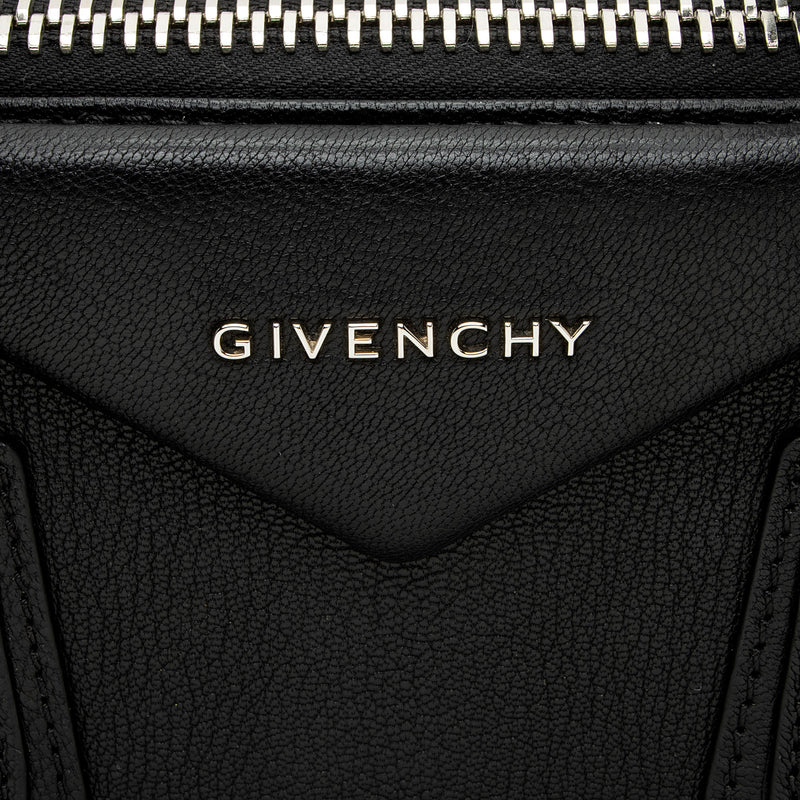 Givenchy Sugar Goatskin Antigona Small Satchel (SHF-jNezrl)