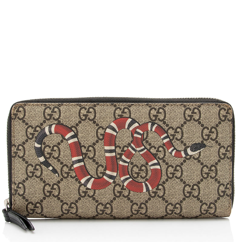 Gucci Wallet King deals Snake Print Used Gently