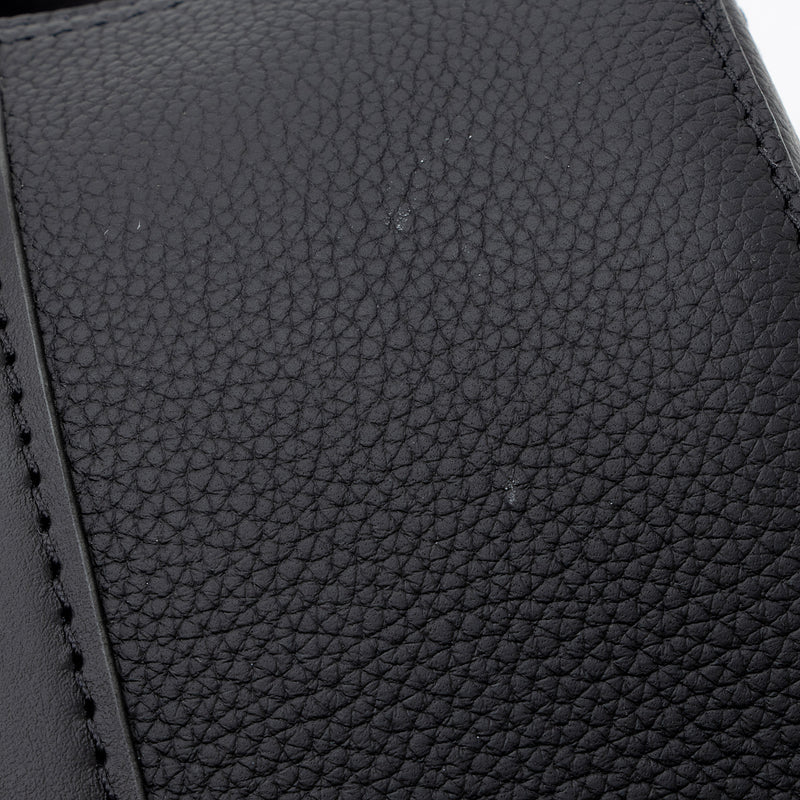 Louis Vuitton® Keepall Bandoulière 40 Black. Size