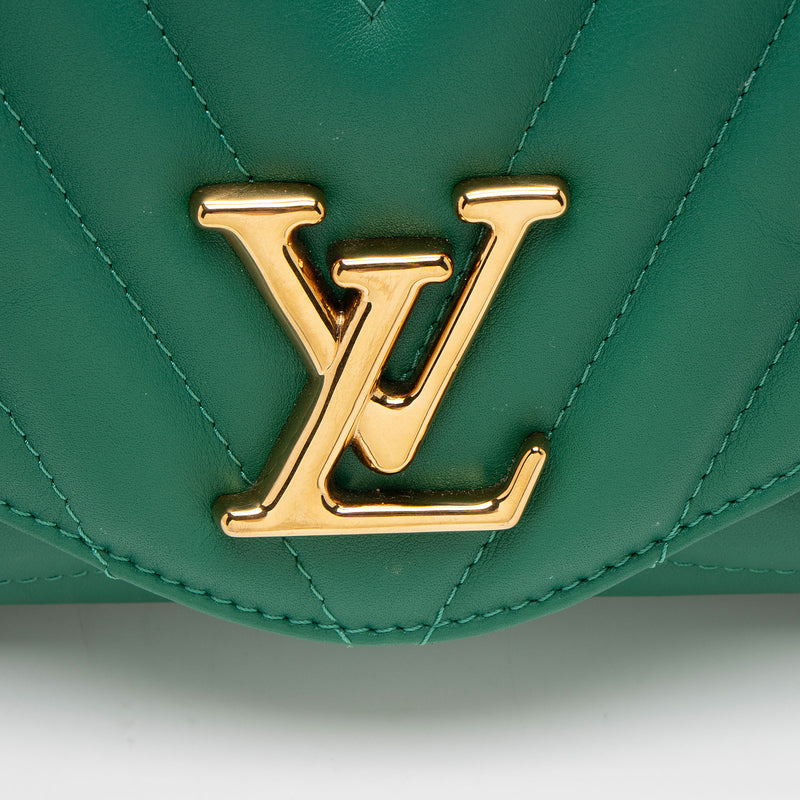 Louis Vuitton Calfskin New Wave Chain Shoulder Bag (SHF-IEHH0O)