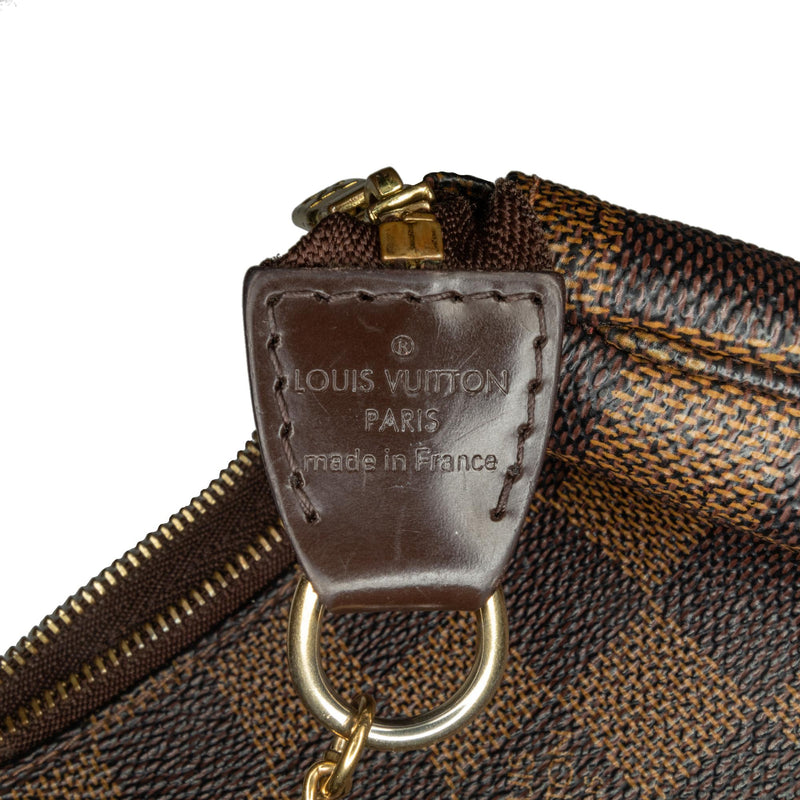 Louis Vuitton Damier Ebene Mini Pochette Accessoires (SHG-FdJTUo)