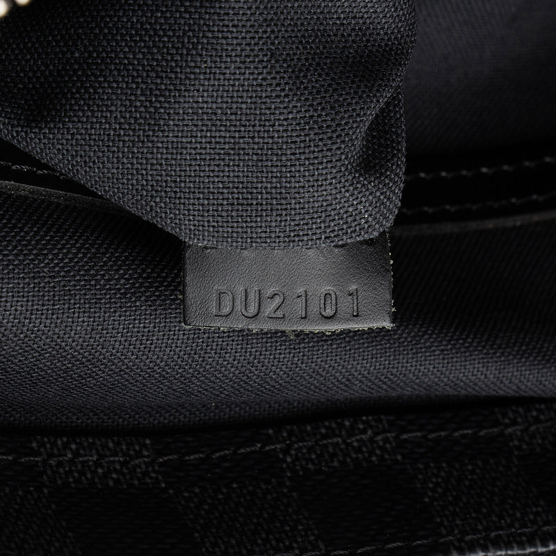 Louis Vuitton Damier Graphite Tadao PM Tote (SHF-HIaEwA)