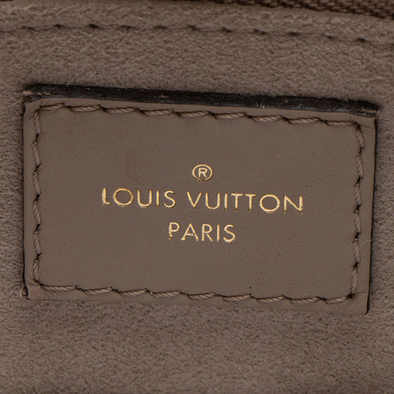 Louis Vuitton Giant Monogram Empreinte Onthego MM Tote (SHF-GJDiFK)