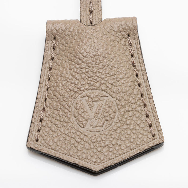 Louis Vuitton Leather Clochette (SHF-20933) – LuxeDH