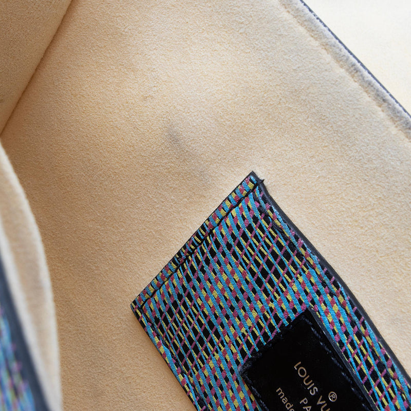 Louis Vuitton Leather Pop Twist MM Shoulder Bag (SHF-23070) – LuxeDH