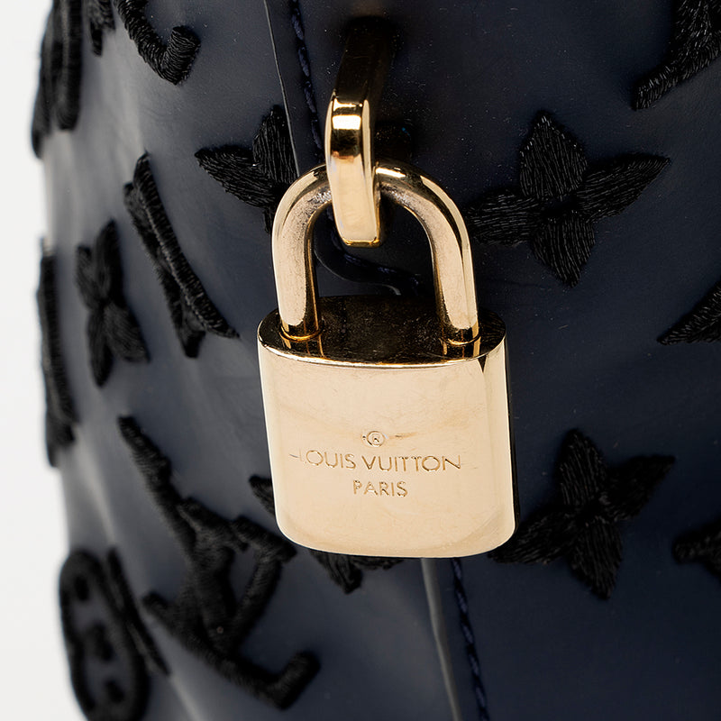 Louis Vuitton Lock It mm Gold Taurillon