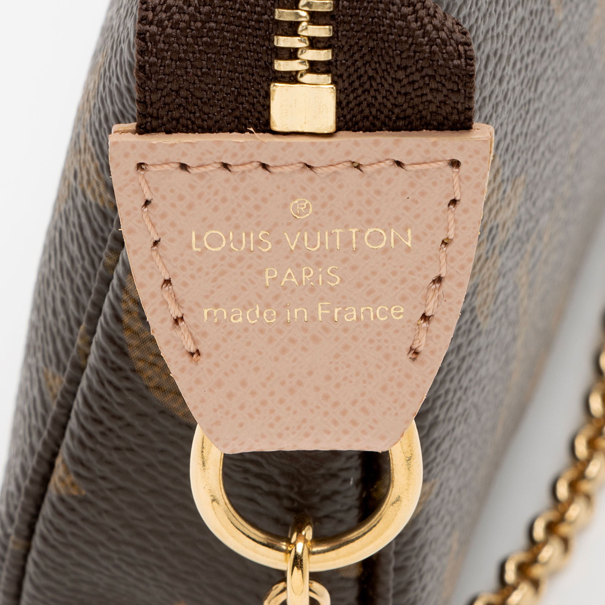 Louis Vuitton Limited Edition Monogram Canvas Affiche Mini Pochette Accessoires (SHF-FwVlsx)