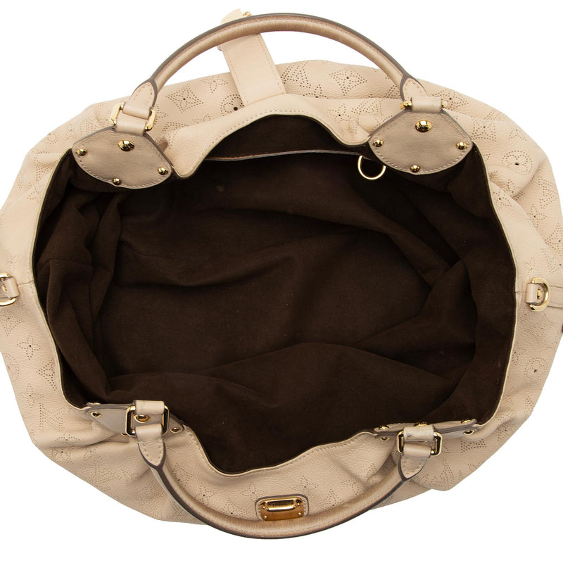 Louis Vuitton Mahina Leather XS Shoulder Bag (SHF-UHARnq) – LuxeDH