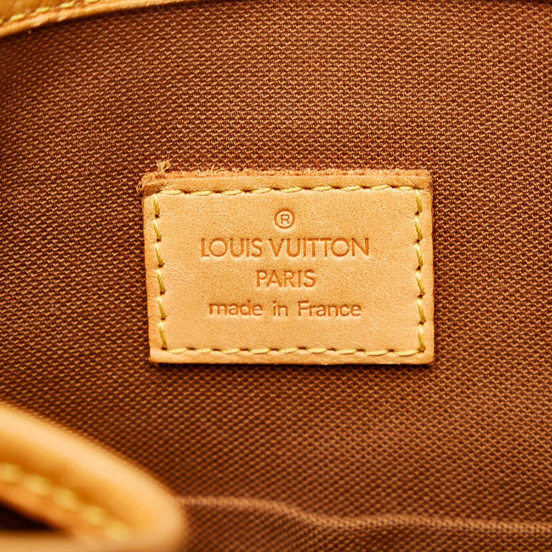 Louis Vuitton Monogram Batignolles Vertical PM (SHG-CwlL1m) – LuxeDH