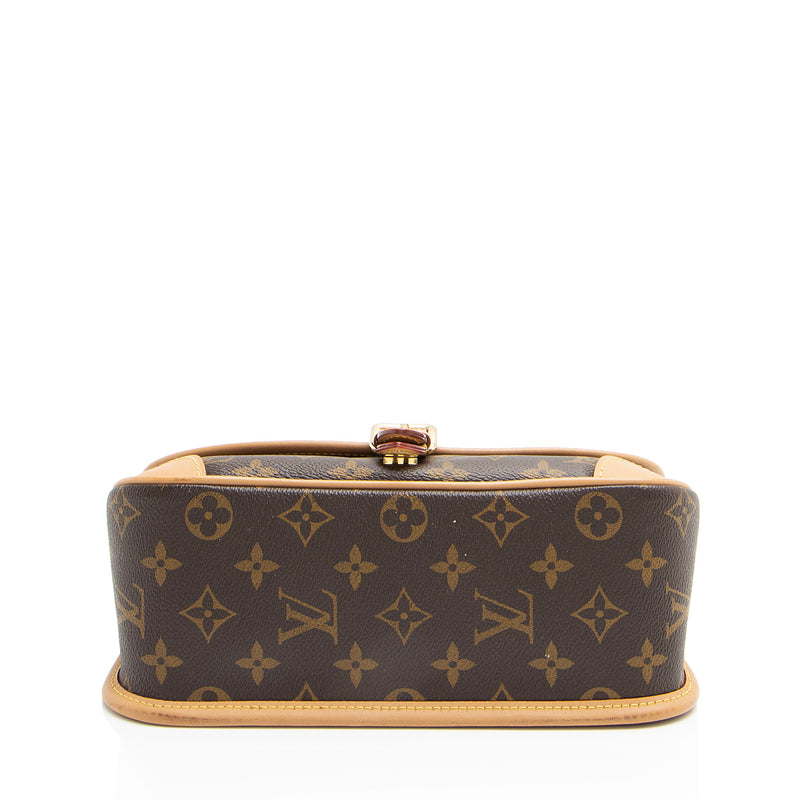 Louis Vuitton Monogram Canvas Diane Shoulder Bag (SHF-ynmF70)