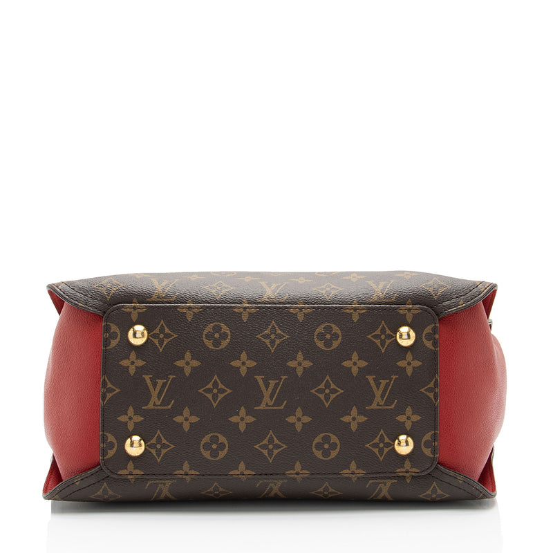 Louis Vuitton Monogram Canvas Gaia Shoulder Bag (SHF-csKU0A)