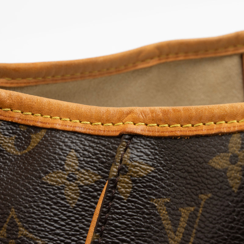 Louis Vuitton Monogram Canvas Galliera PM Shoulder Bag (SHF-3NKggV)