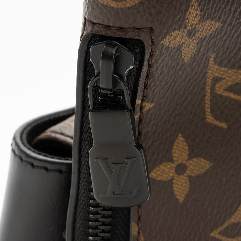 Louis Vuitton Monogram Canvas Macassar Christopher Bumbag (SHF-8jEEmO)