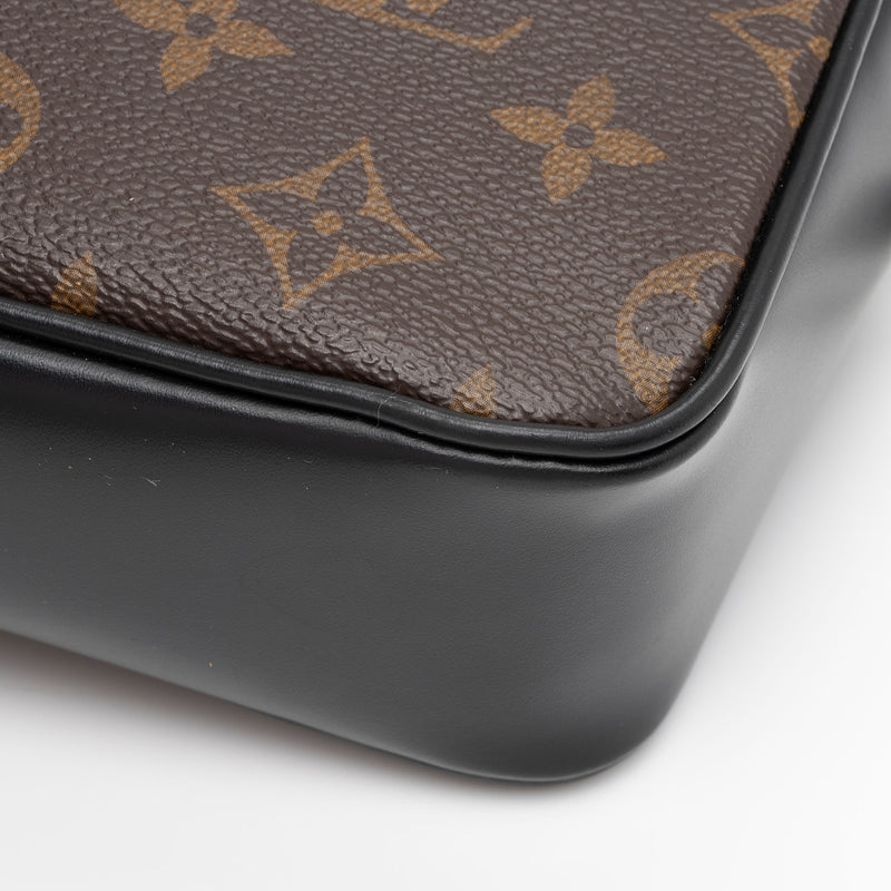 Louis Vuitton Monogram Macassar Kasai Clutch (SHF-ZYOQg7)