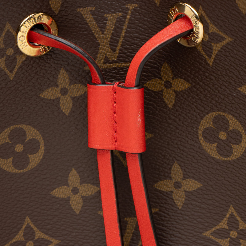 Louis Vuitton Monogram Canvas Neonoe MM Shoulder Bag (SHF-ylPqu7)