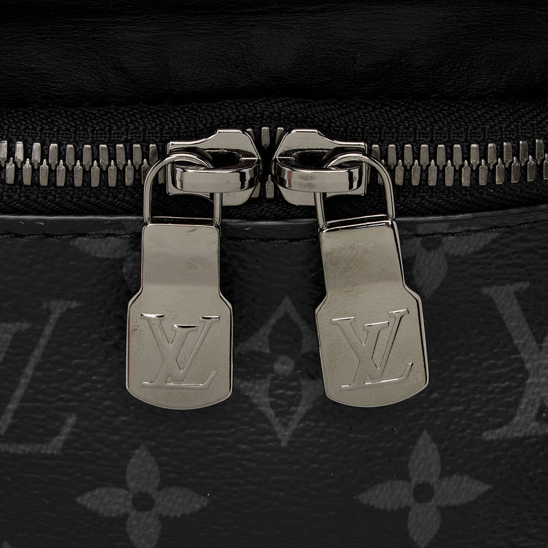 Louis Vuitton Monogram Eclipse Discovery Bumbag (SHF-FpfM2y) – LuxeDH