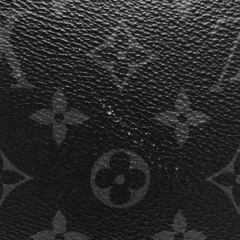 Louis Vuitton Monogram Eclipse Pochette Voyage MM (SHG-gbi7pV