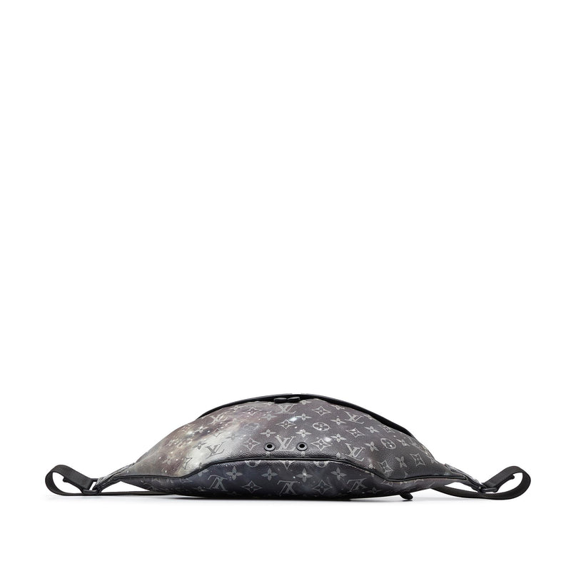 Louis Vuitton Monogram Galaxy Discovery Bumbag (SHG-eeGzY4) – LuxeDH