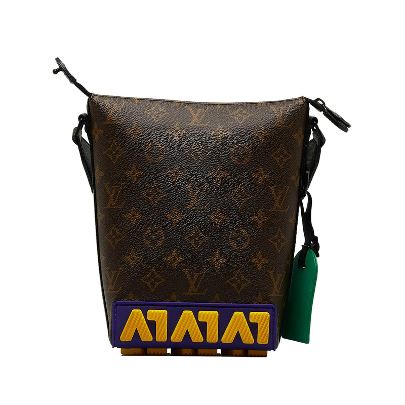 Louis Vuitton Monogram LV Rubber Cruiser (SHG-1HsbTx)