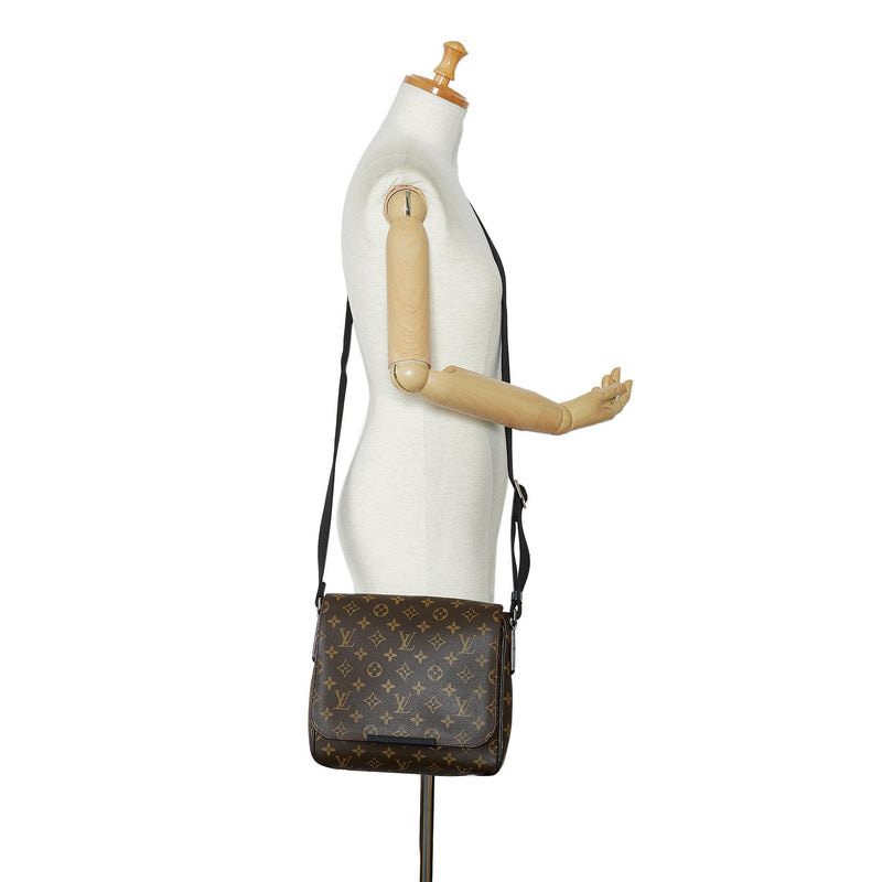 Louis Vuitton Monogram Macassar Bass MM (SHG-PAlLrk) – LuxeDH