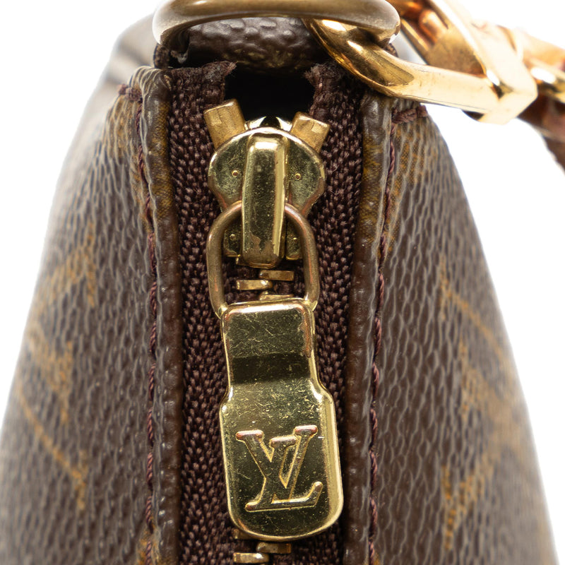 Louis Vuitton Monogram Pochette Accessoires (SHG-YvPJ9W)