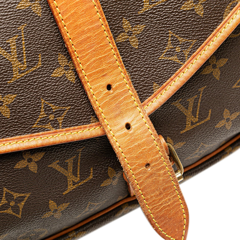 Louis Vuitton Monogram Saumur 35 (SHG-TBJCrr)