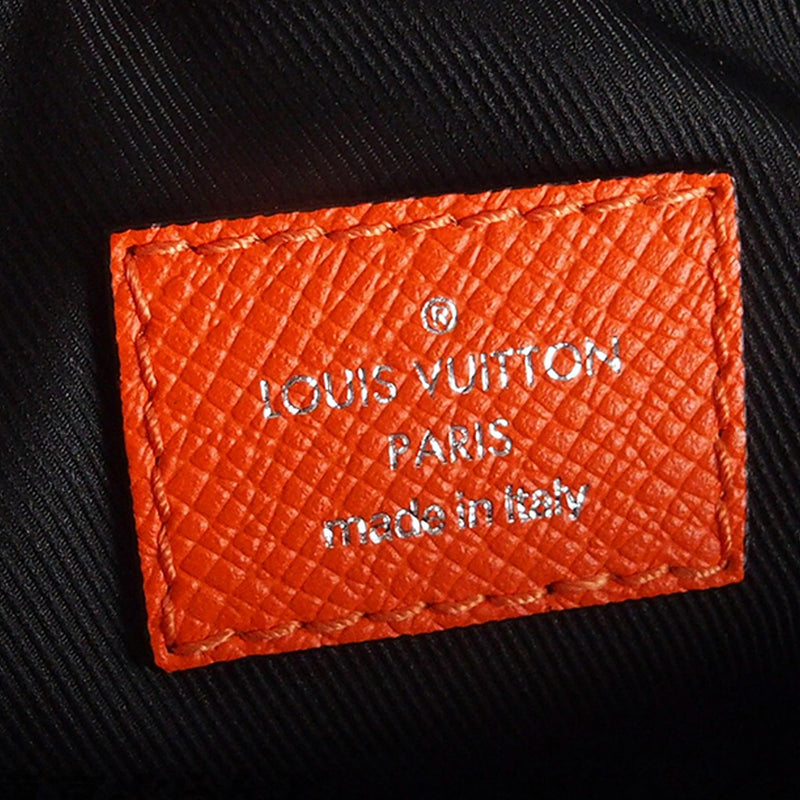 M30748 Louis Vuitton Taïgarama Outdoor Bumbag
