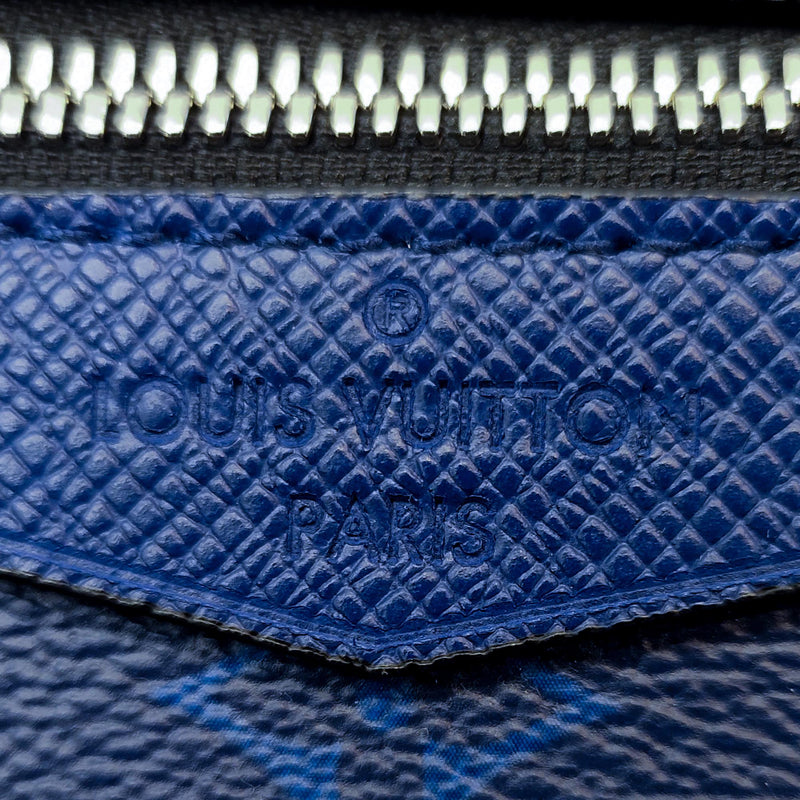 Louis Vuitton Taigarama Outdoor Flap Messenger (SHG-36586) – LuxeDH