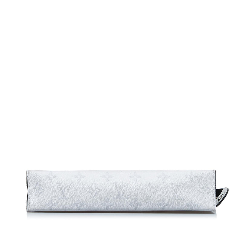 Louis Vuitton Monogram Taigarama Pochette Voyage MM (SHG-XGxVo6) – LuxeDH