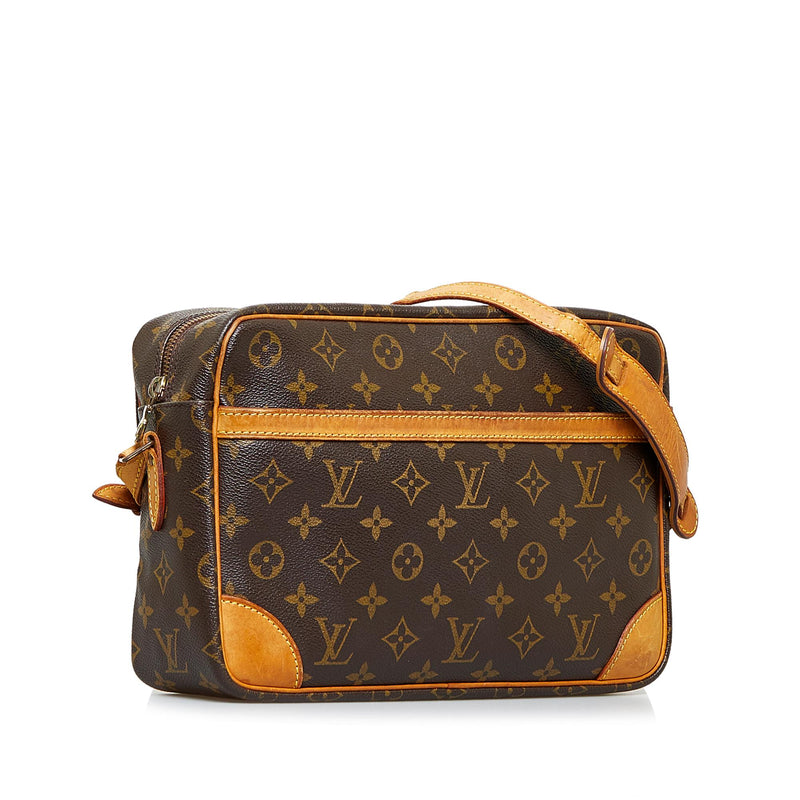 Louis Vuitton LV Trocadero Messenger PM, Men's Fashion, Bags