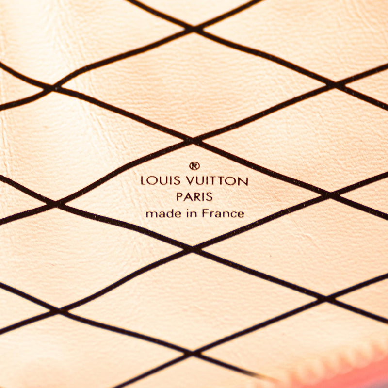 Louis Vuitton Monogram Vernis Trunk Clutch (SHG-dUiegl)