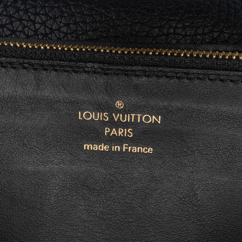 Louis Vuitton Studded Taurillon Sol Capucines Wallet (SHG-qL5g4f)