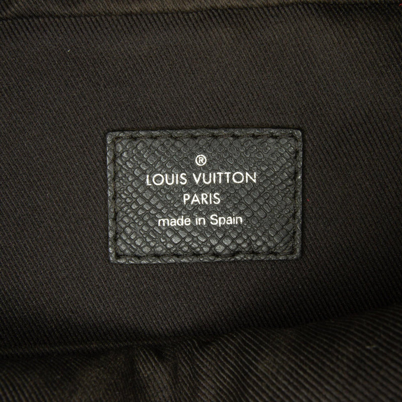 Louis Vuitton Taiga Alex Messenger BB (SHG-2t8gAJ) – LuxeDH