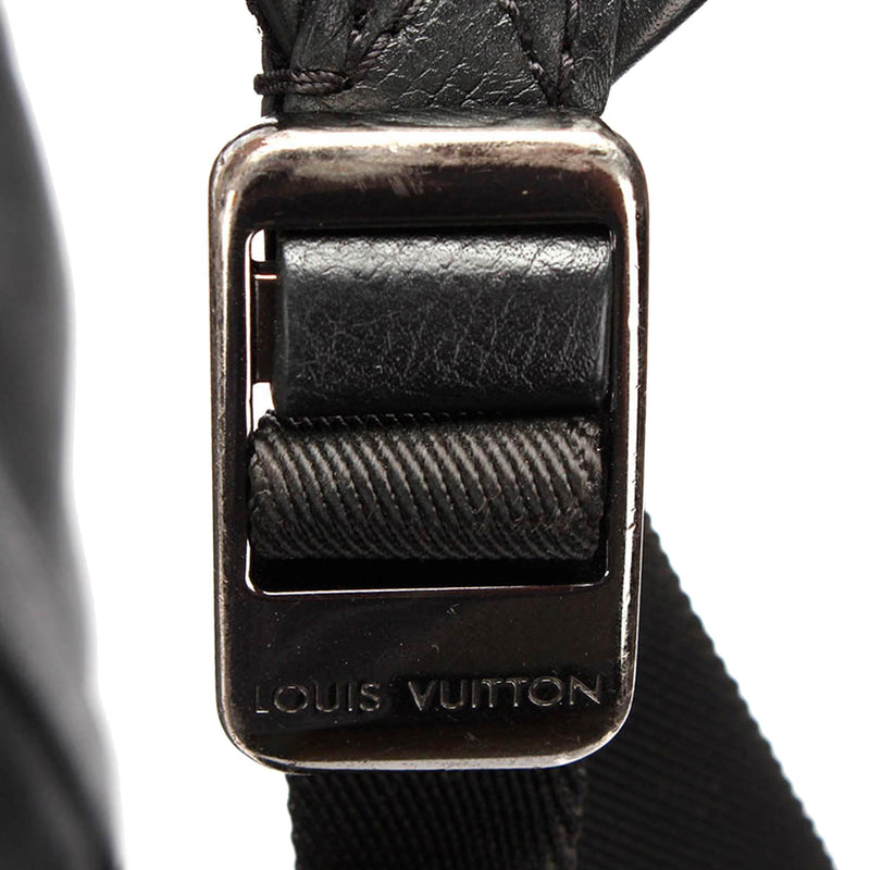 Louis Vuitton Monogram Taigarama Pochette Voyage MM (SHG-QQPlSs) – LuxeDH