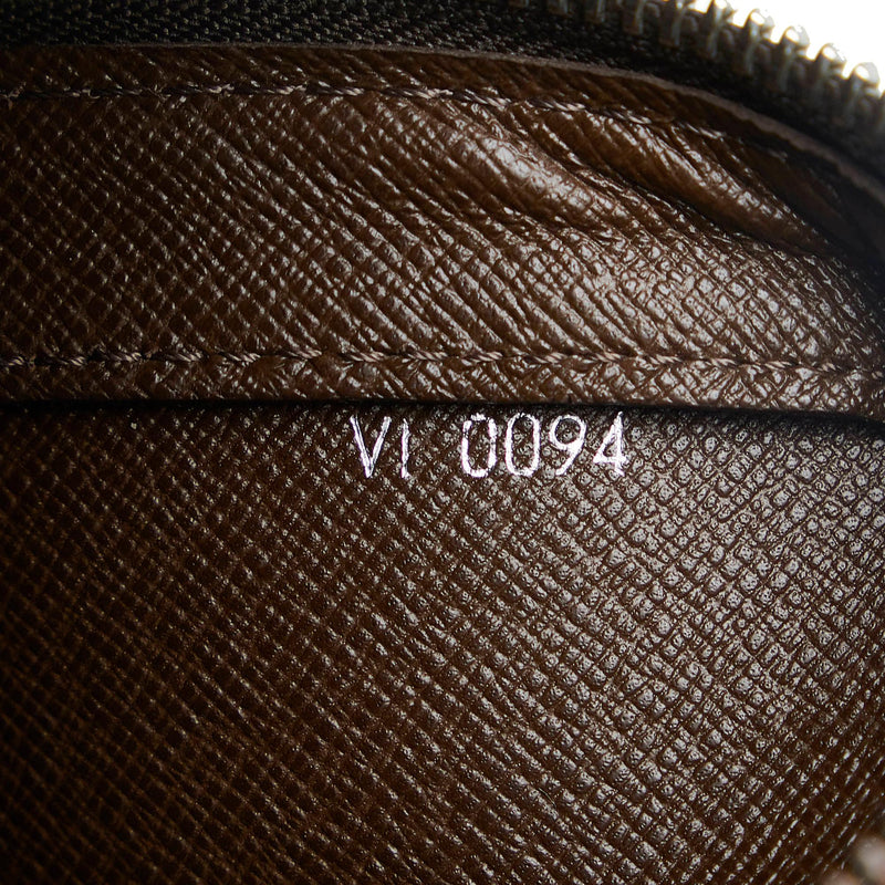 Louis Vuitton Taiga Pochette Baikal (SHG-37920) – LuxeDH