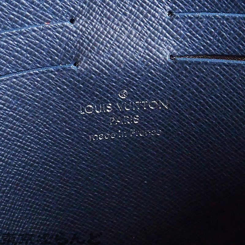 Louis Vuitton Taiga Pochette Kasai (SHG-blvHqr) – LuxeDH