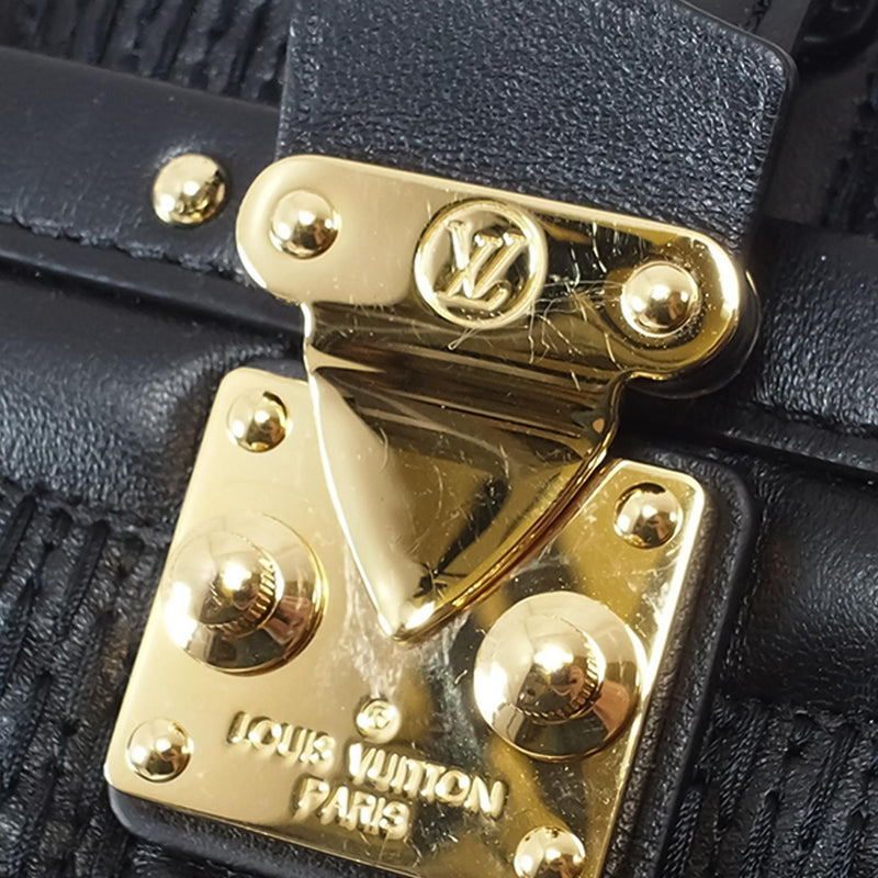 Louis Vuitton Troca PM (SHG-sWprih)