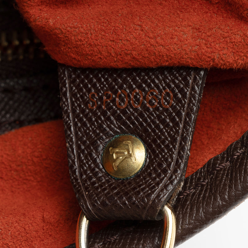 Louis Vuitton Vintage Damier Ebene Marais Bucket Pouch (SHF-22818