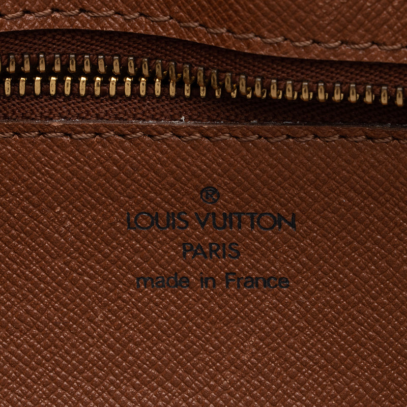 Louis Vuitton Vintage Monogram Canvas Marly Dragonne GM Clutch (SHF-21 –  LuxeDH