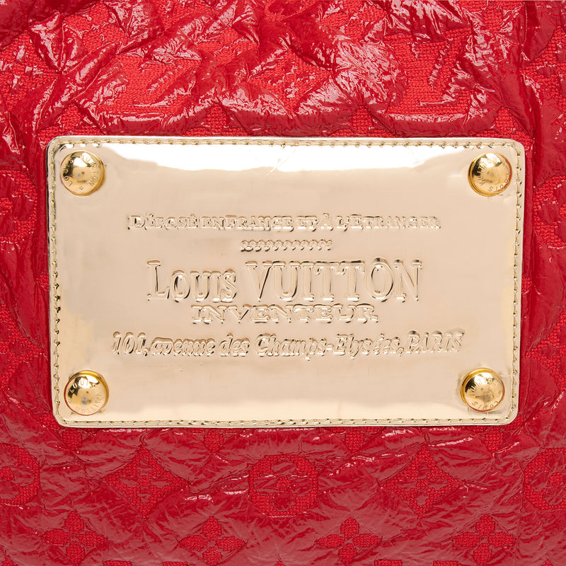 Louis Vuitton Vinyl Squishy Inventeur Drawstring Shoulder Bag (SHF-WKPtxi)