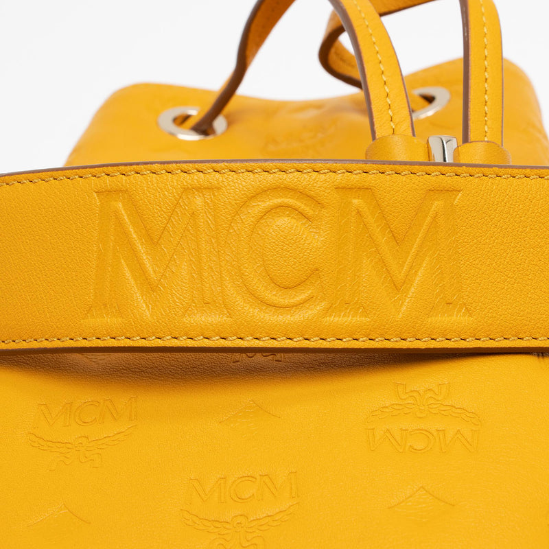 MCM Embossed Leather Aren Small Drawstring Shoulder Bag (SHF-ERVkFF)