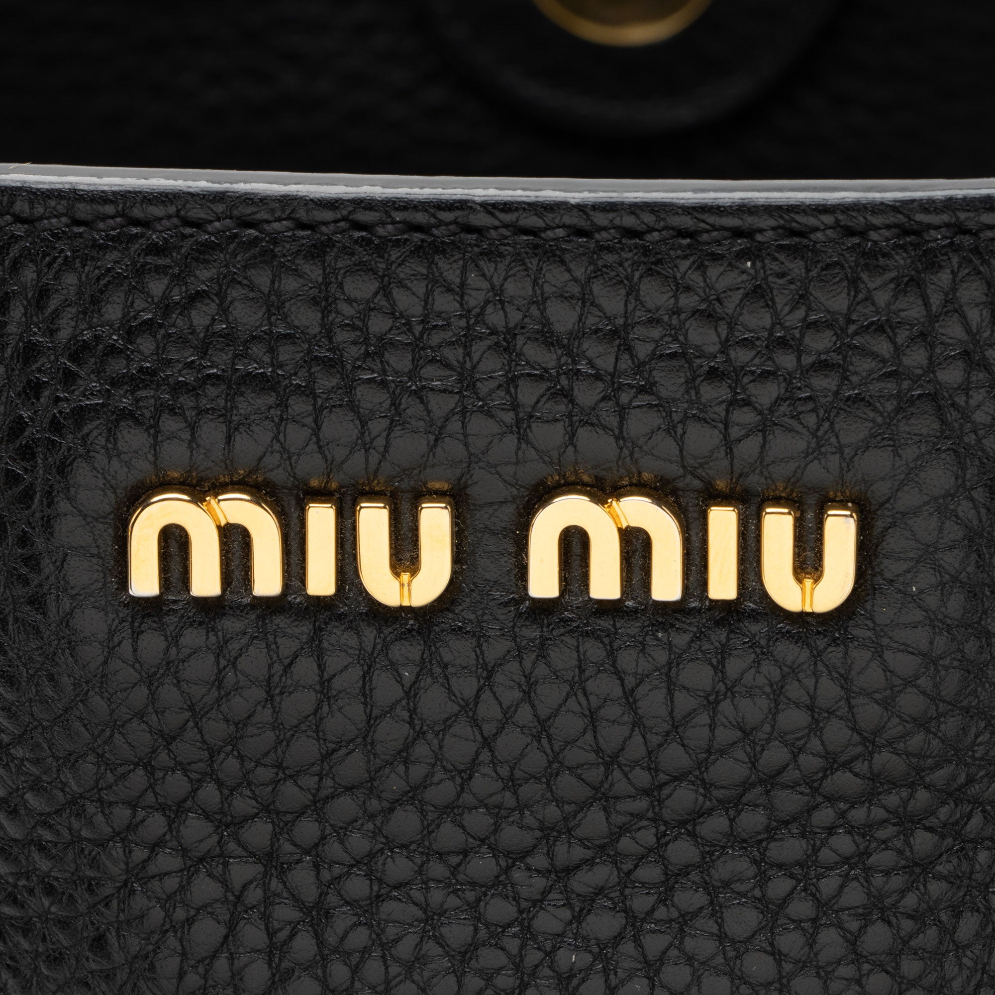 Miu Miu Vitello Convertible Tote (SHF-OdqrEp)