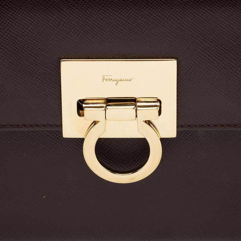 Salvatore Ferragamo Calfskin Gancini Wallet on Chain (SHF-lKM4sE)