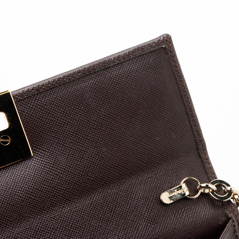 Salvatore Ferragamo Calfskin Gancini Wallet on Chain (SHF-lKM4sE)