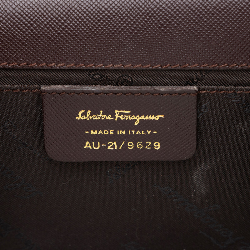 Salvatore Ferragamo Calfskin Gancini Wallet on Chain (SHF-lKM4sE)