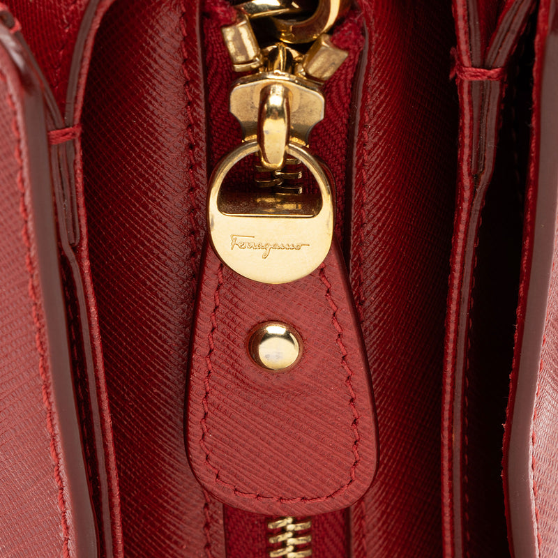 Salvatore Ferragamo Gancini Beky Satchel (SHF-gtHgti)